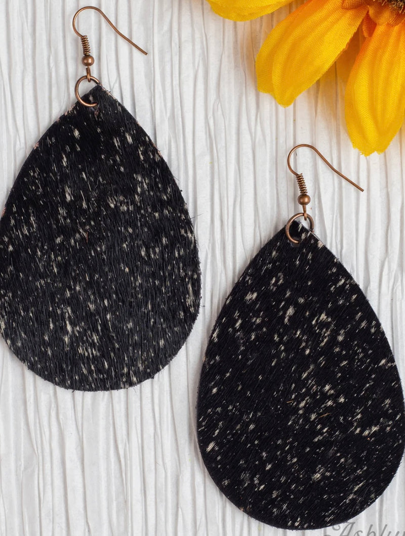 Teardrop Furr Earrings (black)