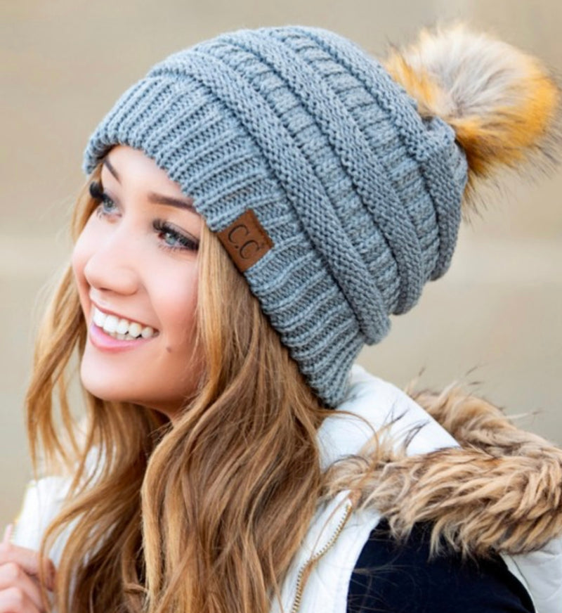 Classic Beanie with fur pom-pom